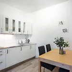 Charming Spacious Apartment In Central Prague