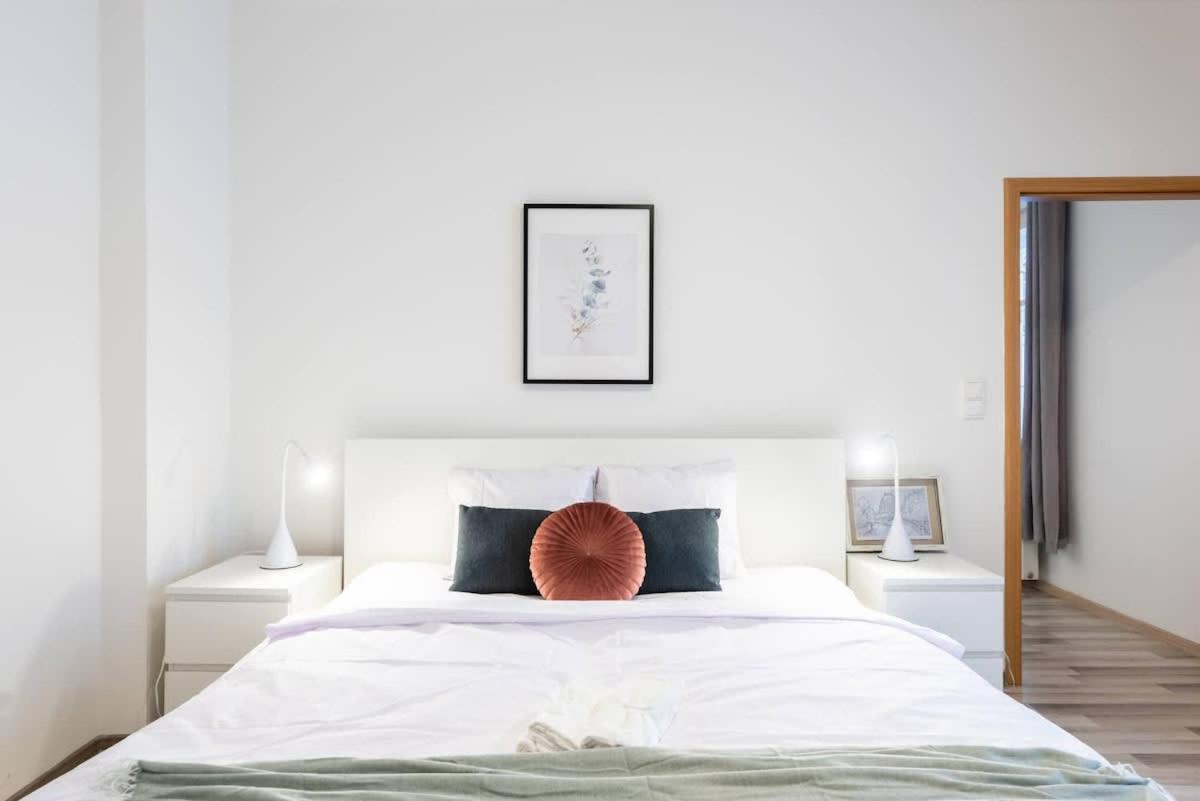Charming Spacious In Praga