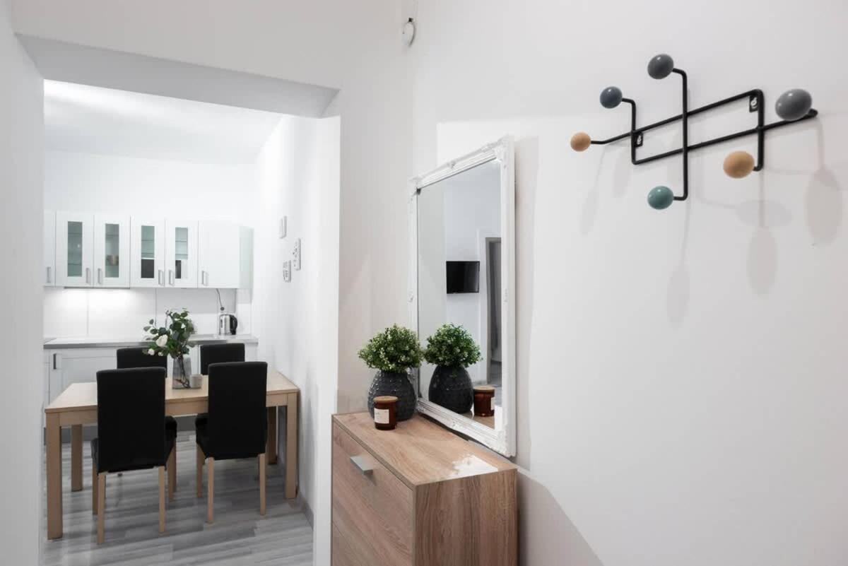 Charming Spacious In Appartamento Praga